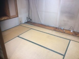 京都市伏見区で衣類や雑貨を整理し生活スペースが改善した片付け後の様子　遺品整理業者　お片付け本舗
